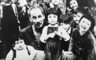 Nguyễn Thị Quỳnh Dung: 'Em bé' có 7 bức ảnh chụp cùng Chủ tịch Hồ Chí Minh