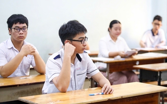 Thi đại trà lớp 10 có mâu thuẫn với tinh thần phổ cập giáo dục?