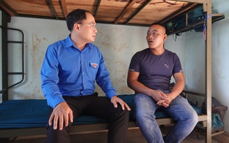 Người chăn bò và 'tiếng gọi' từ hang đá