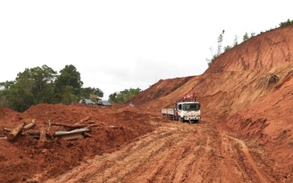 Đèo Gia Bắc trên quốc lộ 28 lại sạt lở, khuyến cáo không lưu thông