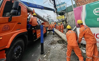 Ảnh dự thi: Giữ sáng trong đêm