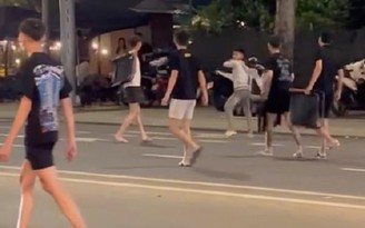 Đồng Nai: Bắt ‘nóng’ nhóm thanh niên đánh nhau trên đường phố