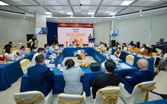 Tiêu dùng phải là 'bệ đỡ' cho nền kinh tế tăng trưởng cao