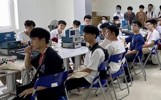 Nhiều đối tượng tuyển sinh từ năm 2025 được cấp học bổng 3,7 - 8,4 triệu/tháng