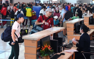 Yêu cầu hãng bay nghiêm túc giải quyết khiếu nại, đền bù cho khách bị delay