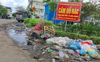 Đổ rác dưới biển cấm