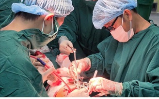 Bệnh viện Nguyễn Tri Phương cứu người đứt lìa động mạch cổ do tai nạn