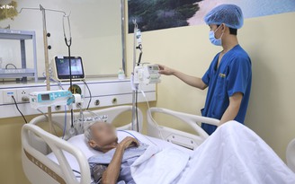 Cứu cụ ông 77 tuổi bị nhồi máu cơ tim nguy kịch