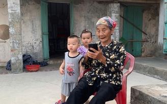 Cụ bà U.100 vẫn đạp xe đi chợ, nấu ăn