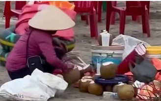 Xác minh thông tin người phụ nữ dồn nước dừa thừa bán cho du khách