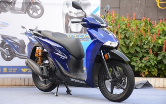 Khoác 'dàn áo' độc lạ Honda SH150i Vetro Blue 2026 về Việt Nam, giá 235 triệu đồng