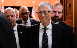 Tỉ phú Bill Gates nói bị ông Epstein gây sức ép bằng 'chuyện ngoại tình'