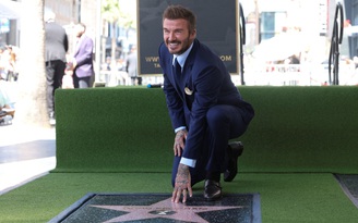 David Beckham nhận sao trên Đại lộ Danh vọng, con trai cả không đến chúc mừng