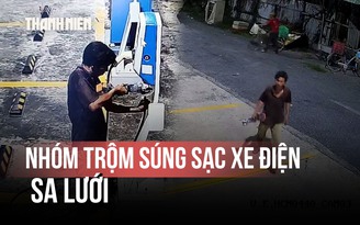 TP.HCM: Bắt nhóm cắt trộm súng sạc xe điện để lấy tiền mua rượu