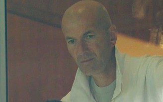 Khoảnh khắc Zidane xem con trai đấu Argentina gây sốt: Bất lực trước tài năng của Messi