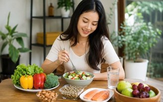 Sau tuổi 30, vì sao da và tóc bắt đầu xuống cấp? Chuyên gia chỉ cách cải thiện