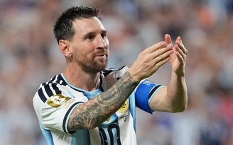 Haaland trầm trồ thán phục kỷ lục của Messi, gọi đàn anh vĩ đại là 'gã điên'