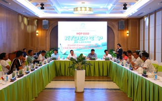 Giải golf hướng về tân sinh viên có hoàn cảnh khó khăn