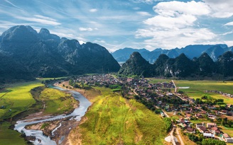 Những làng quê 'vụt sáng' thành… phim trường