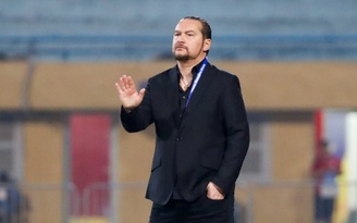 Cá tính góc cạnh của HLV Popov mang tới cho V-League màu sắc riêng, nhưng...