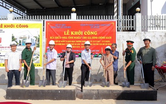 Khởi công sửa chữa nhà tình nghĩa cho vợ liệt sĩ tại xã Củ Chi