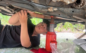 Nghề cứu hộ ô tô ở TP.HCM: Những giấc ngủ cắt đôi