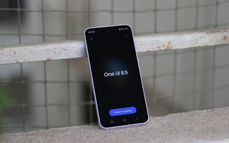 Điện thoại tầm trung Galaxy A24 bất ngờ nhận được One UI 8.5