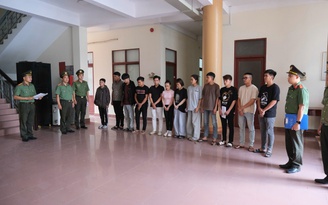 Công an Vĩnh Long khởi tố 12 bị can mua bán hơn 3.500 tài khoản ngân hàng