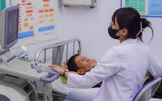 TP.HCM: 1 tháng khám sức khỏe toàn dân, nơi khám 8.100 người, nơi chỉ 3 người