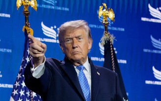 Ông Trump cảnh báo Iran 'sẽ không còn tồn tại' nếu tiếp tục tấn công tàu