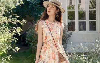 Đắm mình trong vẻ đẹp lãng mạn của váy hoa ngày nắng hạ