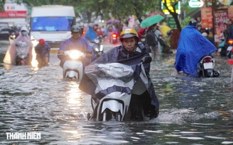 TP.HCM có 159 điểm ngập nước: Lưu ý loạt tuyến đường cứ mưa lớn là thành sông