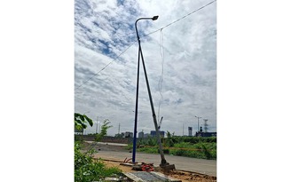 Trụ đèn bị nghiêng