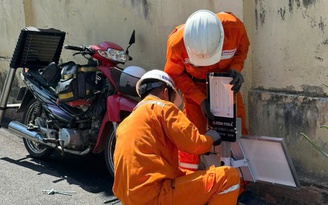 Các anh đã bền bỉ thắp sáng cả những góc khuất trong tâm hồn tôi