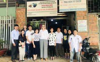 Chuyện tử tế: Hơn 20 năm dạy nghề miễn phí cho người khiếm thính