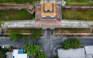 Xác minh tin có hố bom chôn cất 15 hài cốt liệt sĩ trong kinh thành Huế