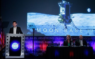 Nếu Mỹ vô địch World Cup, NASA sẽ đưa quả bóng lên mặt trăng