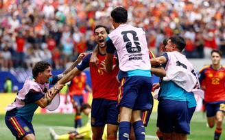 'Gà son' Merino lập kỳ tích như David Villa năm 2010, Yamal tuyên bố không sợ Pháp