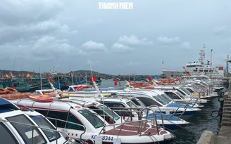 Hàng loạt ca nô và tàu du lịch tại Phú Quốc tạm dừng hoạt động