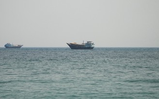 Mỹ mở đợt tấn công mới, Iran cảnh báo về tình hình eo biển Hormuz
