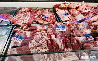 Giá heo hơi hôm nay 14.7.2026: 3 miền cùng tăng