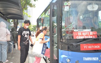 Vật cấm mang lên xe buýt: Hành khách nói ‘không ai thông báo’