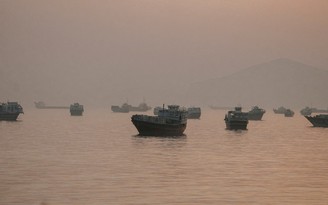 Sau eo biển Hormuz, Iran dọa phong tỏa thêm tuyến hàng hải năng lượng