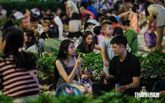 Gia đình thời đại số và bài toán giữ gìn thuần phong mỹ tục