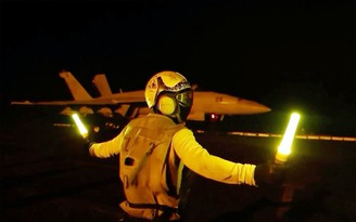 Mỹ không kích Iran ngày thứ 12, Houthi tấn công 2 tàu dầu ở biển Đỏ