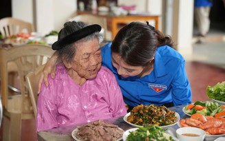 Người trẻ tri ân bằng những việc làm ý nghĩa