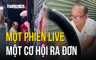 Khi tiểu thương U60 học chốt đơn: ‘Phiên chợ mạng’ giữa lòng chợ truyền thống