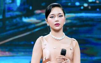 'Bản sao' Lệ Quyên giữ phong độ, gây 'sốt' khi hát 'Sầu tím thiệp hồng'