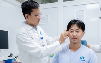 Hơn 20 năm không điều trị khối u vùng dưới tai vì nỗi lo liệt mặt