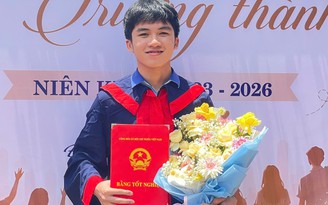 Chàng trai 'núi rừng' Gia Lai và triết lý học tập 'ngược dòng' của thủ khoa kép